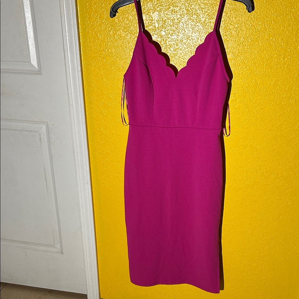 Socialite Fuchsia Scallop V-Neck Midi Dress